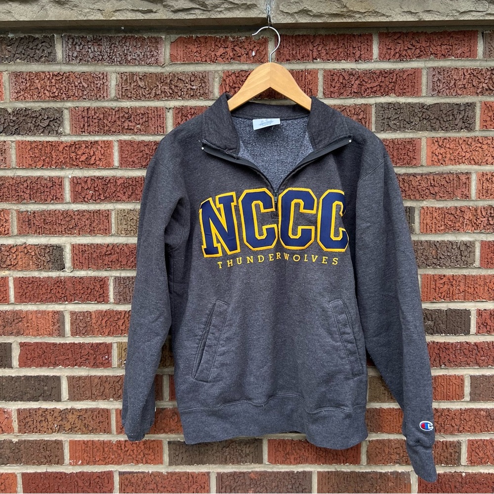 Gildan Niagara County Community College Gray 1/4 Zip Up Pullover Sweatshirt